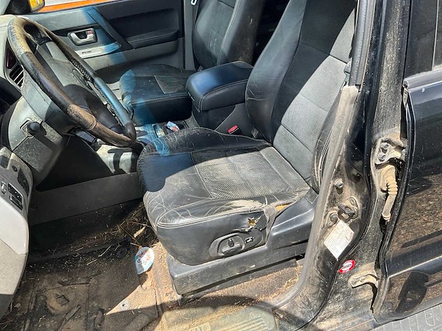 2006 mitsubishi pajero 3.2 di-d glx lb sw bedrijfswagen - afbeelding 33 van  34