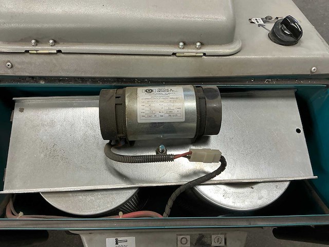 2006 mp 50 bt zelfrijdende veegmachine - afbeelding 7 van  8