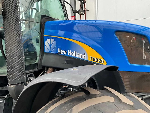 2006 new holland t6020 plus vierwielaangedreven landbouwtractor - afbeelding 3 van  8