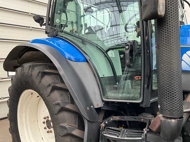 2006 new holland t6020 plus vierwielaangedreven landbouwtractor - afbeelding 23 van  35