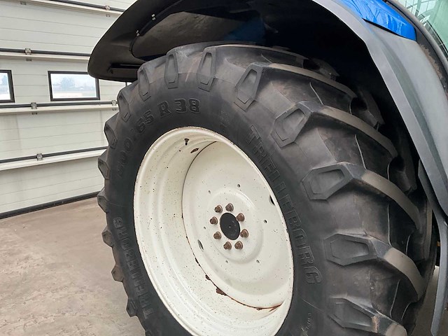 2006 new holland t6020 plus vierwielaangedreven landbouwtractor - afbeelding 26 van  35
