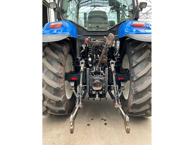 2006 new holland t6020 plus vierwielaangedreven landbouwtractor - afbeelding 13 van  35