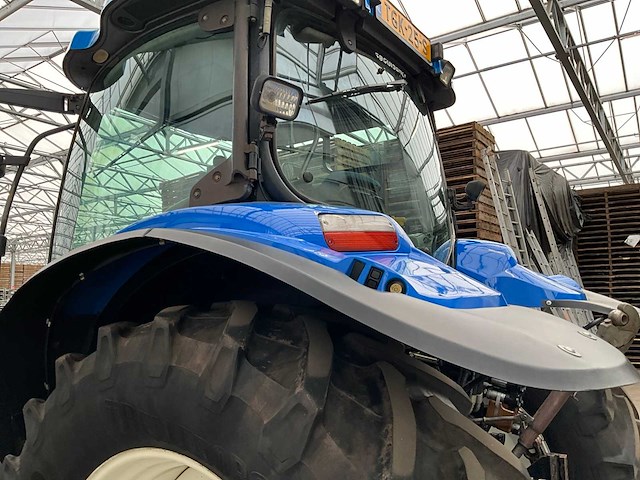 2006 new holland t6020 plus vierwielaangedreven landbouwtractor - afbeelding 16 van  35