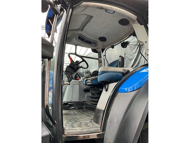 2006 new holland t6020 plus vierwielaangedreven landbouwtractor - afbeelding 32 van  35
