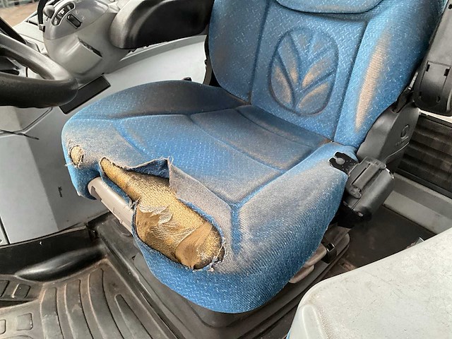 2006 new holland t6020 plus vierwielaangedreven landbouwtractor - afbeelding 33 van  35