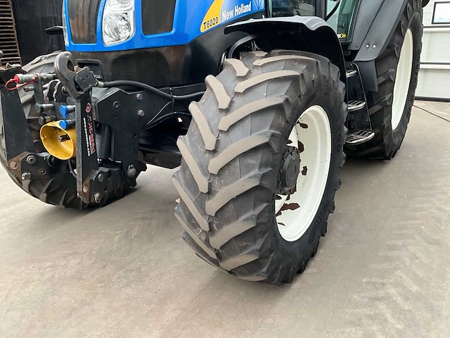 2006 new holland t6020 plus vierwielaangedreven landbouwtractor - afbeelding 24 van  35