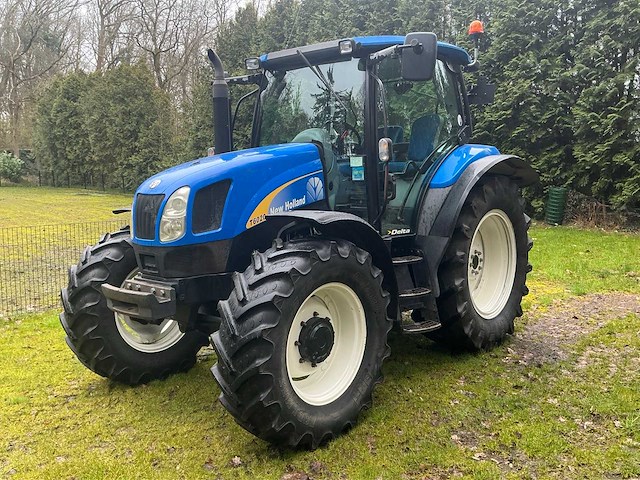 2006 new holland t6020 vierwielaangedreven landbouwtractor tst-60-l - afbeelding 8 van  46