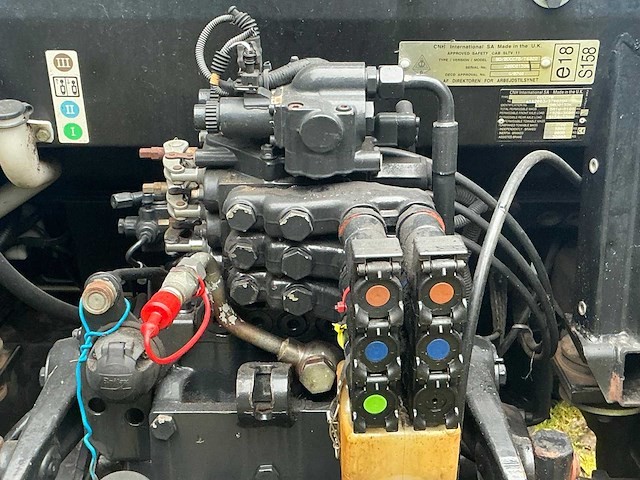 2006 new holland t6020 vierwielaangedreven landbouwtractor tst-60-l - afbeelding 15 van  46