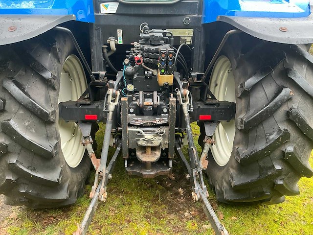 2006 new holland t6020 vierwielaangedreven landbouwtractor - afbeelding 11 van  43