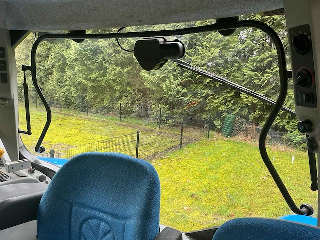 2006 new holland t6020 vierwielaangedreven landbouwtractor - afbeelding 29 van  43