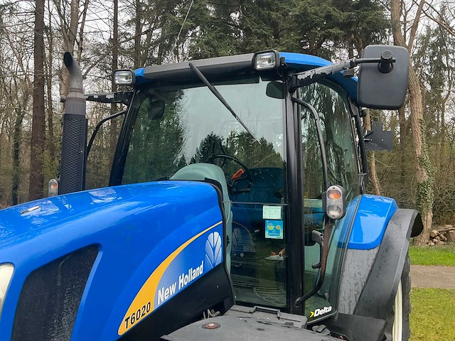 2006 new holland t6020 vierwielaangedreven landbouwtractor - afbeelding 35 van  43