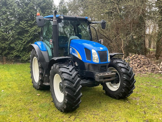 2006 new holland t6020 vierwielaangedreven landbouwtractor - afbeelding 2 van  33