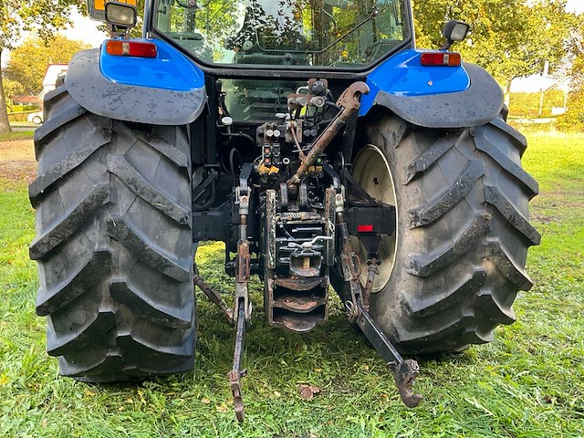 2006 new holland tm140 vierwielaangedreven landbouwtractor - afbeelding 15 van  37