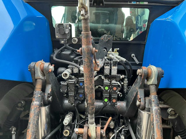 2006 new holland tvt155 vierwielaangedreven landbouwtractor - afbeelding 2 van  40