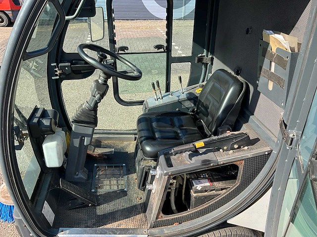 2006 nilfisk rs500 hydrostatische veegmachine - afbeelding 23 van  28