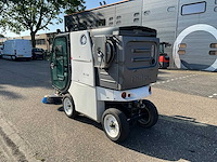2006 nilfisk rs500 hydrostatische veegmachine - afbeelding 27 van  28