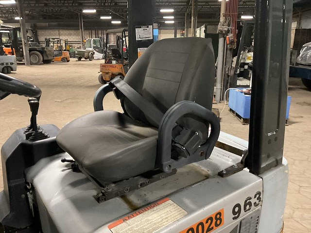 2006 nissan 1n1l18q vorkheftruck - afbeelding 1 van  11