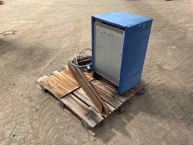 2006 nissan 1n1l18q vorkheftruck - afbeelding 2 van  15