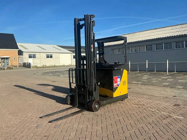 2006 om xp20ac reach truck - afbeelding 1 van  12