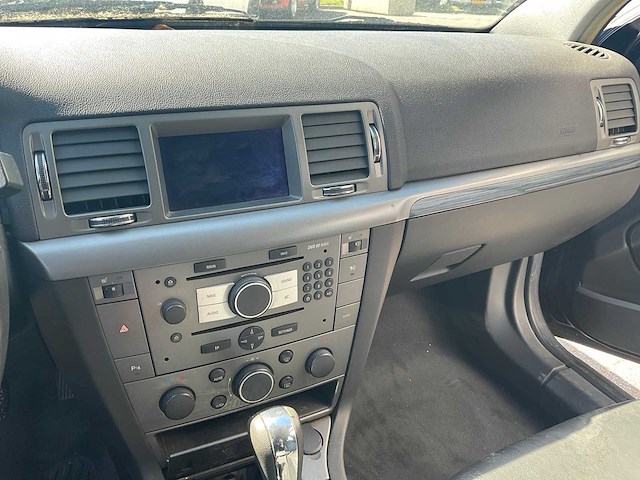 2006 opel signum 3.0 v6 cdti sport personenauto - afbeelding 13 van  26