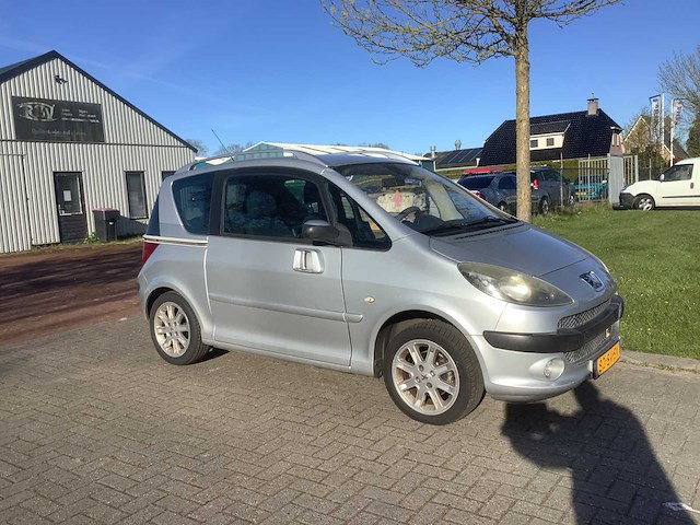 2006 peugeot 1007 1.6-16v sesam sporty personenauto - afbeelding 1 van  5