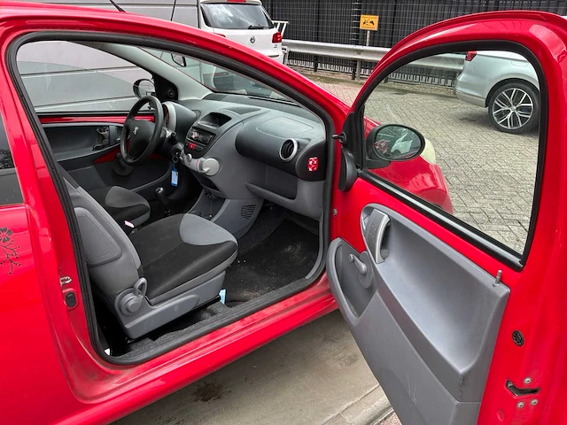 2006 peugeot 107 1.0-12v xr personenauto - afbeelding 3 van  16