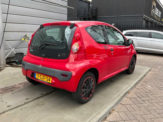 2006 peugeot 107 1.0-12v xr personenauto - afbeelding 11 van  16