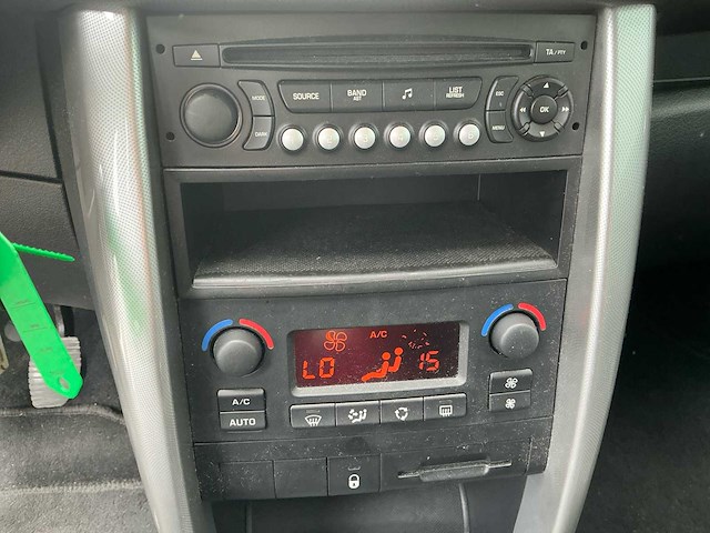 2006 peugeot 207 1.4-16v xs pack personenauto - afbeelding 4 van  31