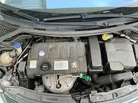 2006 peugeot 207 1.4-16v xs pack personenauto - afbeelding 14 van  31