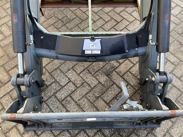 2006 quicke q55 valtra voorlader - afbeelding 8 van  9