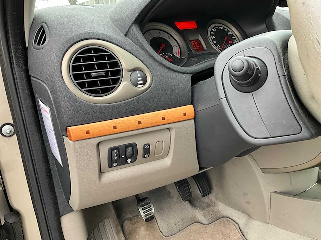 2006 renault clio 1.6 personenauto 09-sv-tx - afbeelding 13 van  34