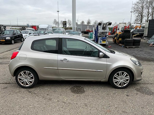 2006 renault clio 1.6 personenauto 09-sv-tx - afbeelding 31 van  34