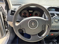 2006 renault mégane grand tour 1.6-16v dynam. comf personenauto - afbeelding 2 van  27