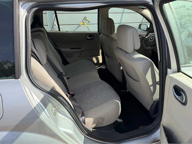 2006 renault mégane grand tour 1.6-16v dynam. comf personenauto - afbeelding 9 van  27