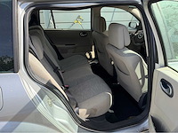 2006 renault mégane grand tour 1.6-16v dynam. comf personenauto - afbeelding 9 van  27