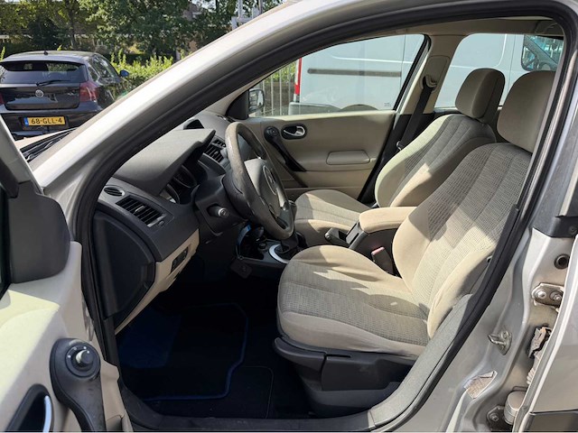 2006 renault mégane grand tour 1.6-16v dynam. comf personenauto - afbeelding 26 van  27