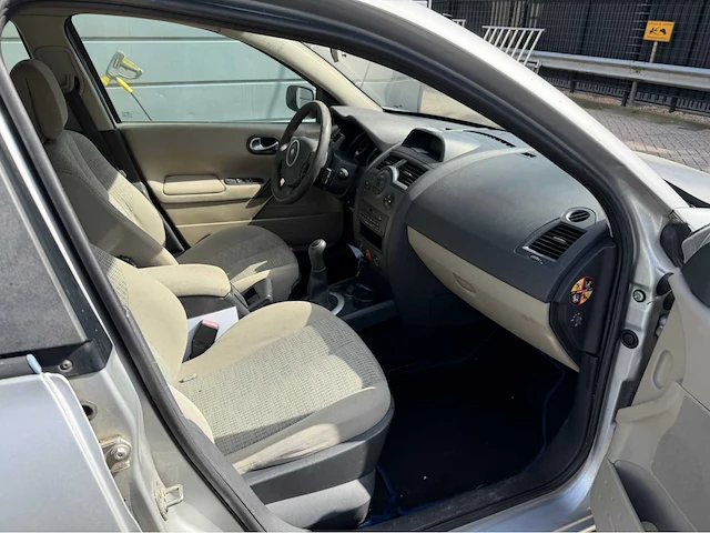 2006 renault mégane grand tour 1.6-16v dynam. comf personenauto - afbeelding 10 van  23