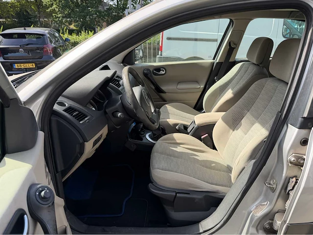 2006 renault mégane grand tour 1.6-16v dynam. comf personenauto - afbeelding 22 van  23