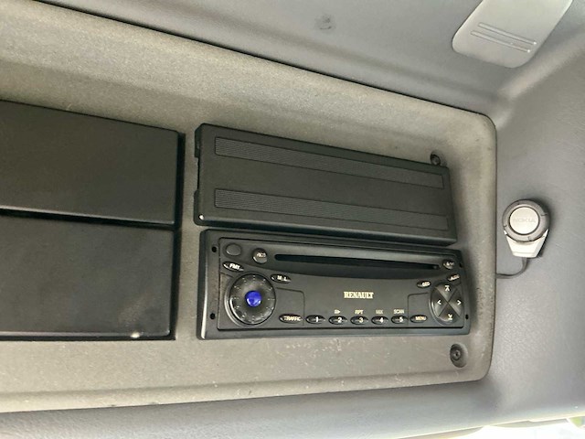 2006 renault midlum 220 dci vrachtwagen - afbeelding 24 van  46