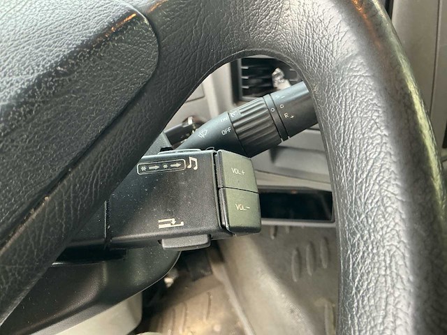 2006 renault midlum 220 dci vrachtwagen - afbeelding 28 van  46