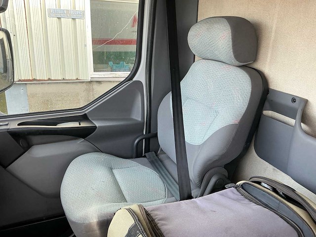 2006 renault midlum 220 dci vrachtwagen - afbeelding 30 van  46