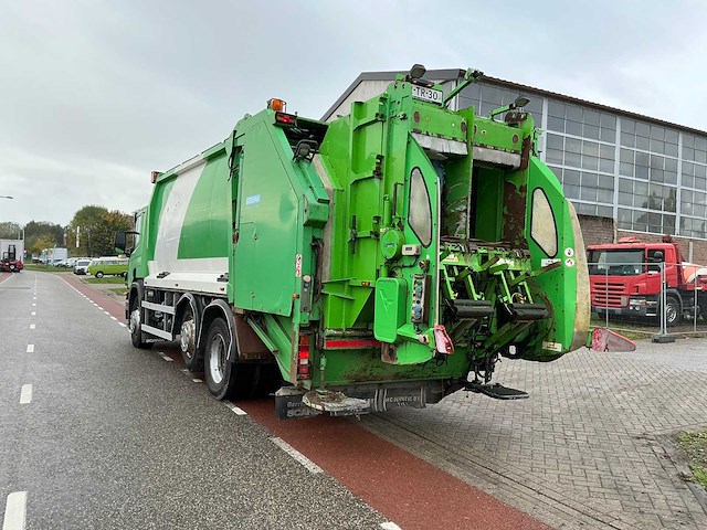 2006 scania p230 db6x2/4 mna vuilniswagen - afbeelding 31 van  32