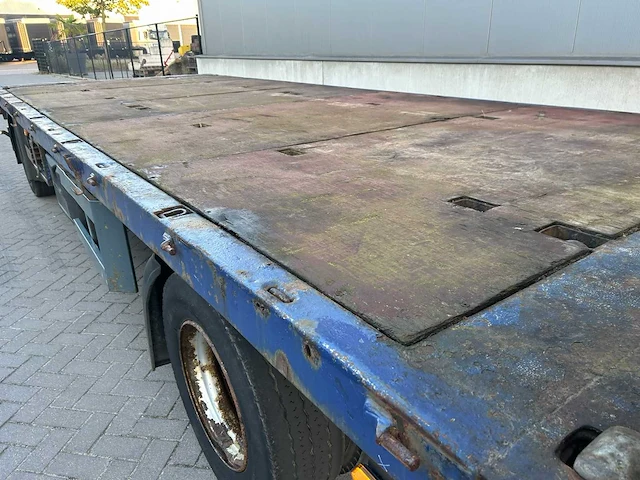 2006 schmitz afpr 18 2-assige plateau-/containeraanhangwagen – 18.000 kg – twistlocks - afbeelding 5 van  10
