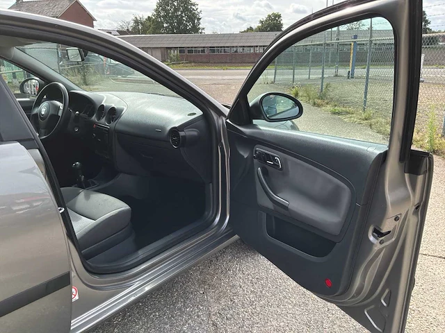 2006 seat ibiza 1.4-16v sensation personenauto - afbeelding 19 van  56