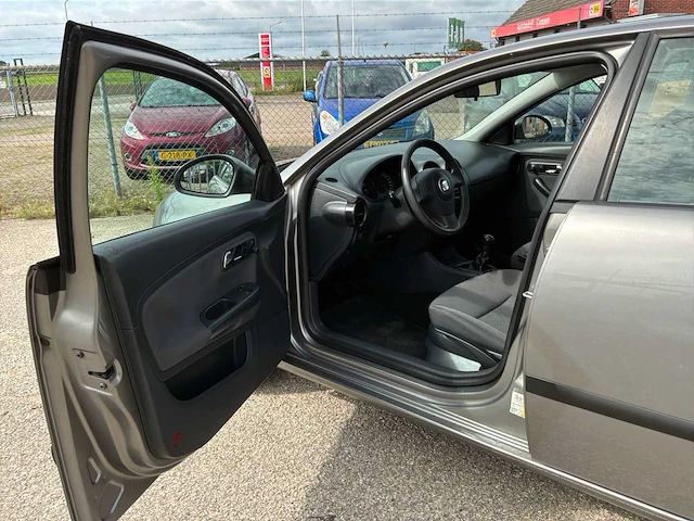 2006 seat ibiza 1.4-16v sensation personenauto - afbeelding 17 van  56