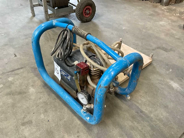 2006 shut100v draagbare elektrische druk-/testpompinstallatie - afbeelding 1 van  4