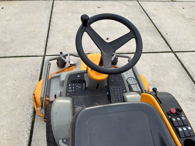 2006 stiga park pro svan 4wd zitmaaier werkend maaidek slecht - afbeelding 2 van  3