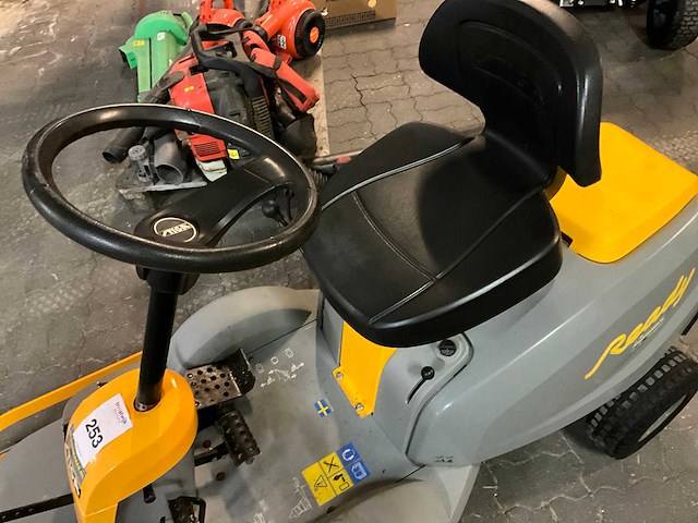 2006 stiga ready hst v301 zitmaaier - afbeelding 11 van  12