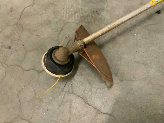 2006 stihl fs 400 bosmaaier - afbeelding 5 van  6