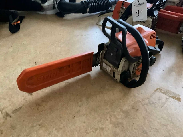 2006 stihl ms 180 kettingzaag - afbeelding 1 van  6